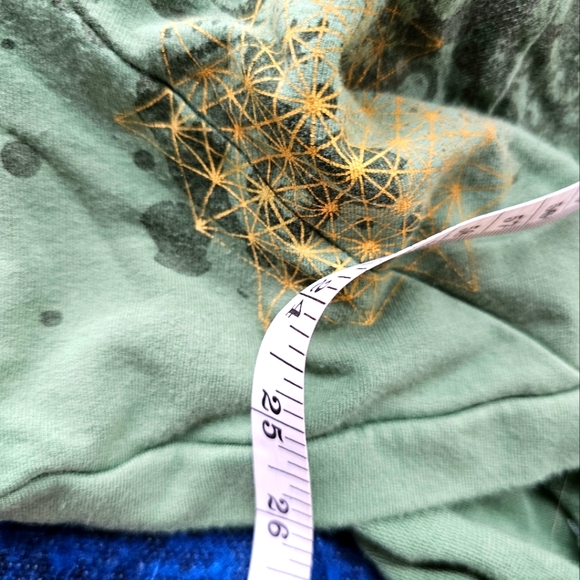 Nektar Designs Green Pullover - Picture 4 of 5